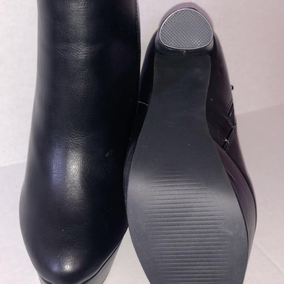 Black Platform Boots - Picture 1 of 7